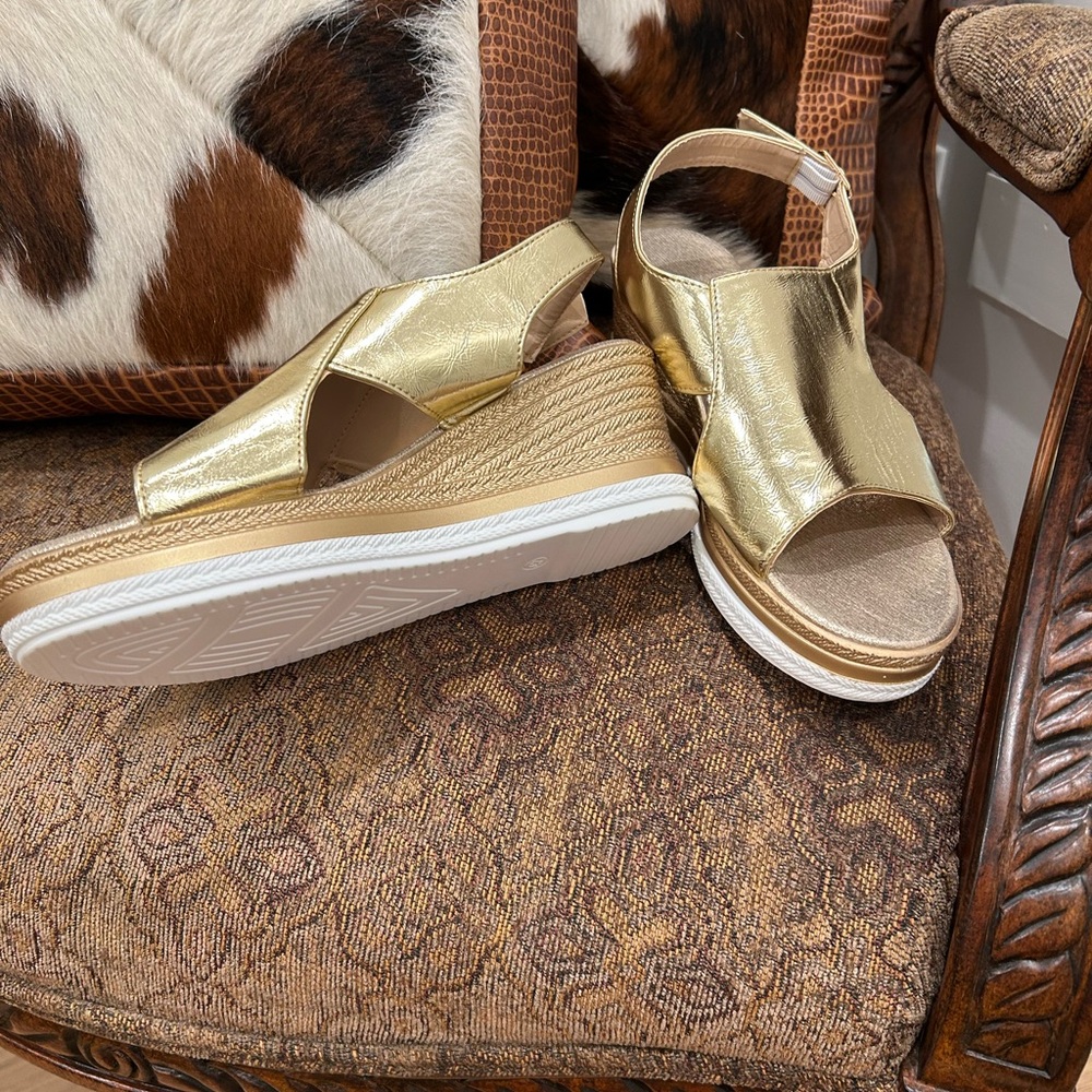 SHEIN Gold Wedge Sandals